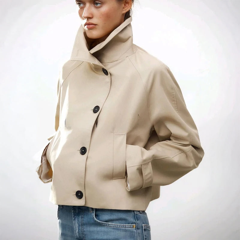 Cline ג׳קט קצר בגזרה ישרה עם כפתורים וצווארון גבוה