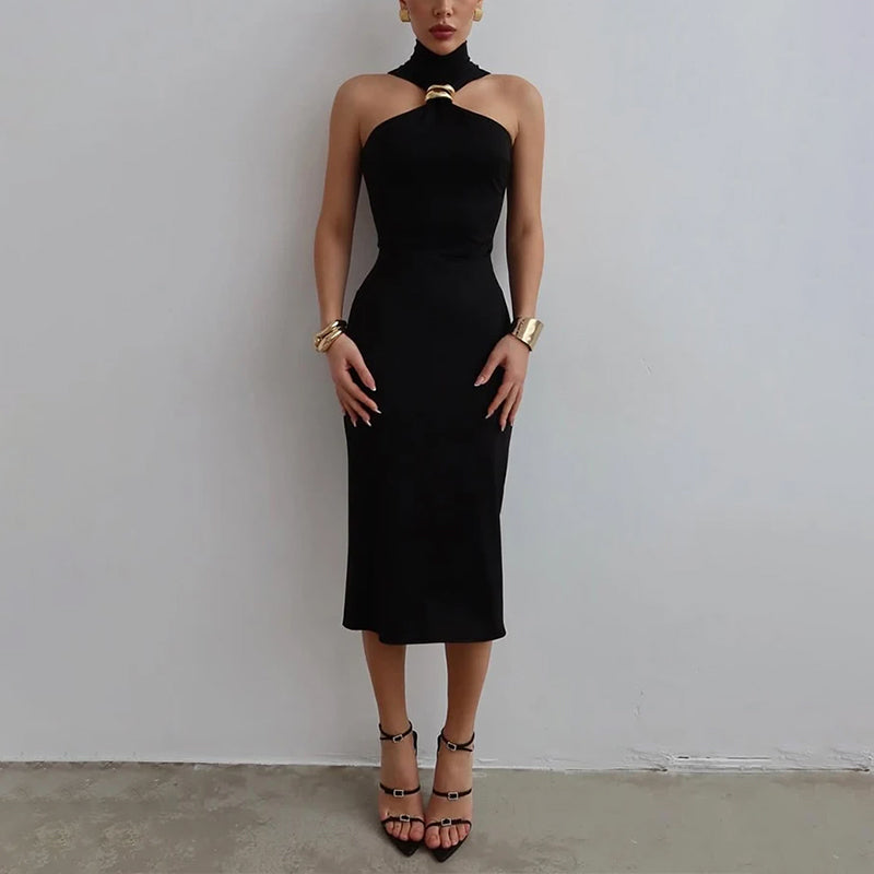 Annika שמלת ערב שחורה עם קישוט מתכת