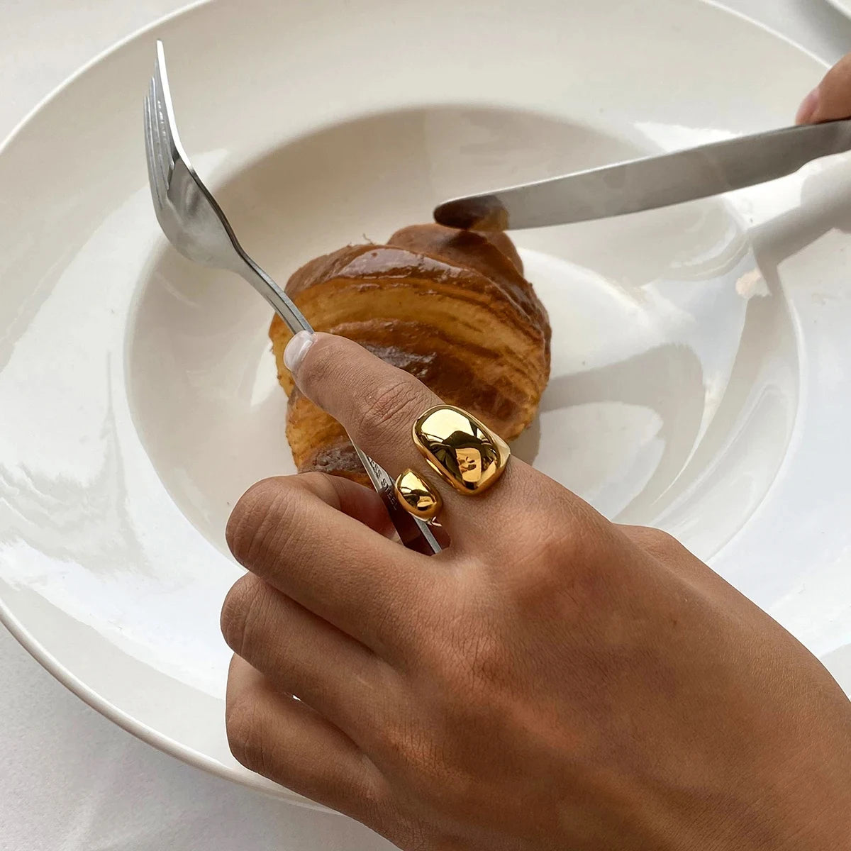 Fleur טבעת זהב פתוחה בעיצוב מודרני