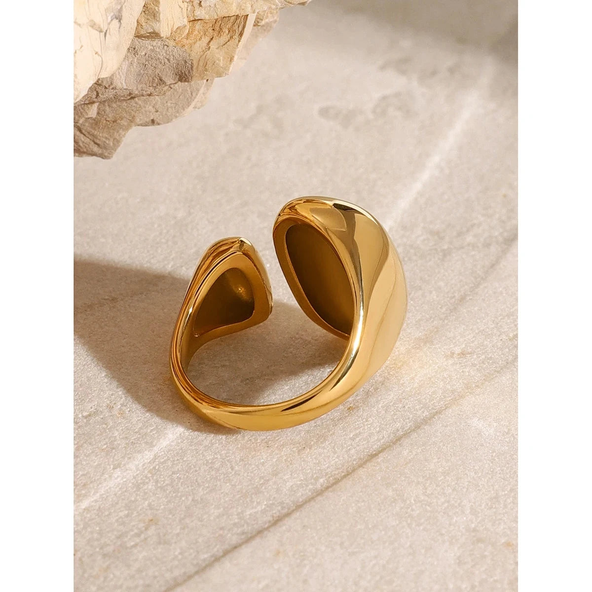 Fleur טבעת זהב פתוחה בעיצוב מודרני