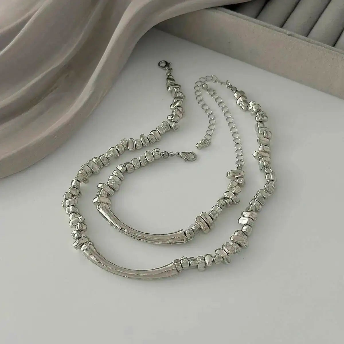 Holt סט צ’וקר וצמיד מינימליסטי מודרני