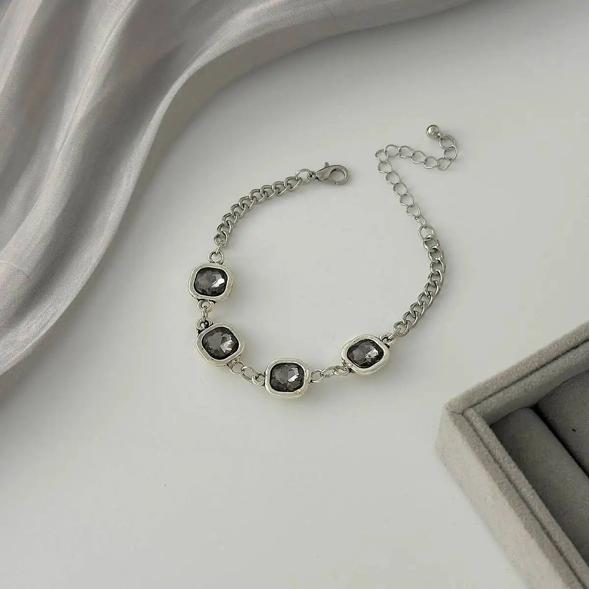 Viretta סט תכשיטי קריסטל מרובע