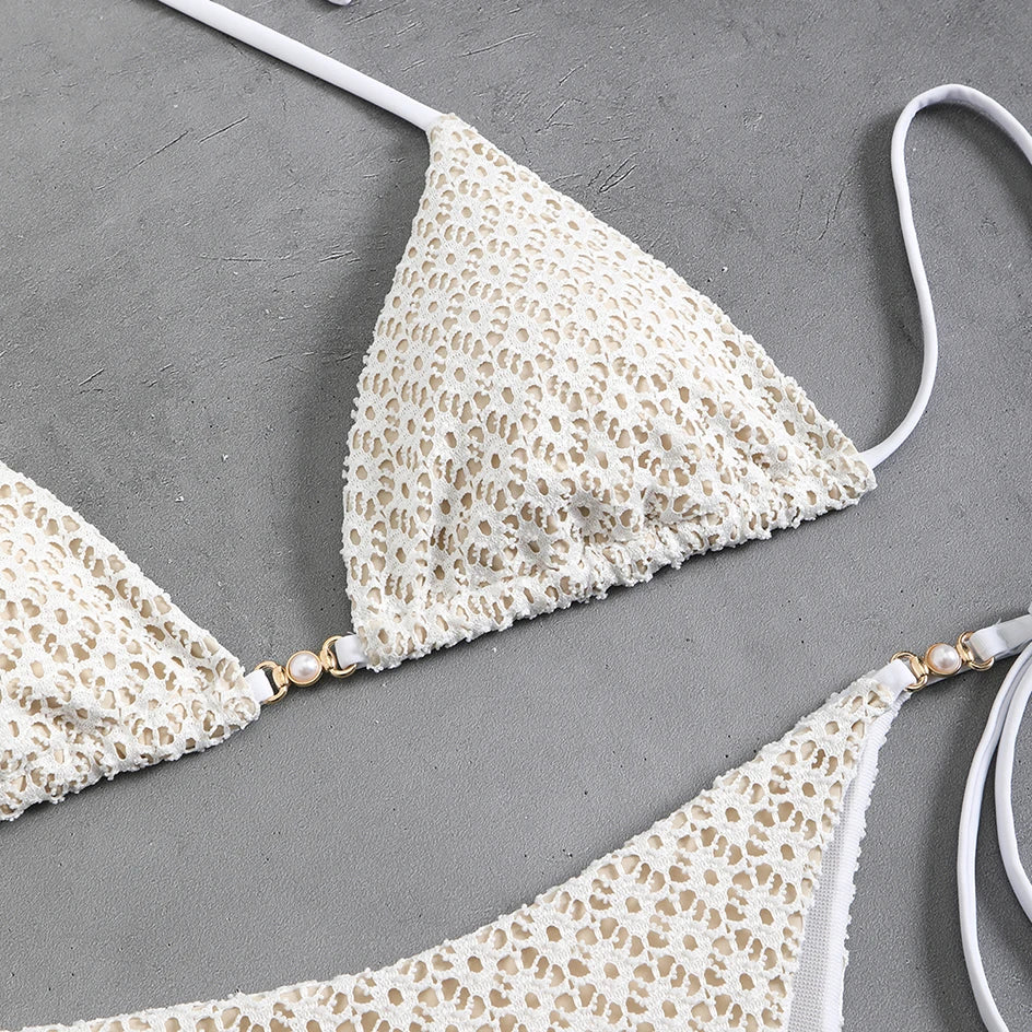 Catrin ביקיני ברזילאי עם שרשראות