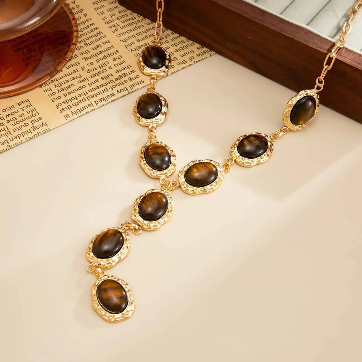 Aveline שרשרת אבן טייגר איי בצורת Y