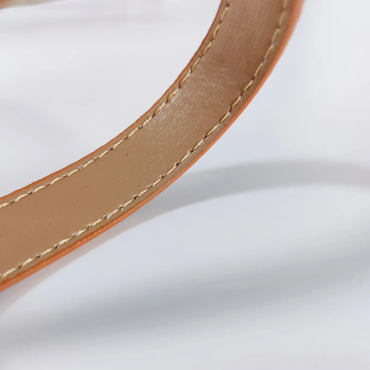 Frye חגורת עור דקיקה עם אבזם מתכת