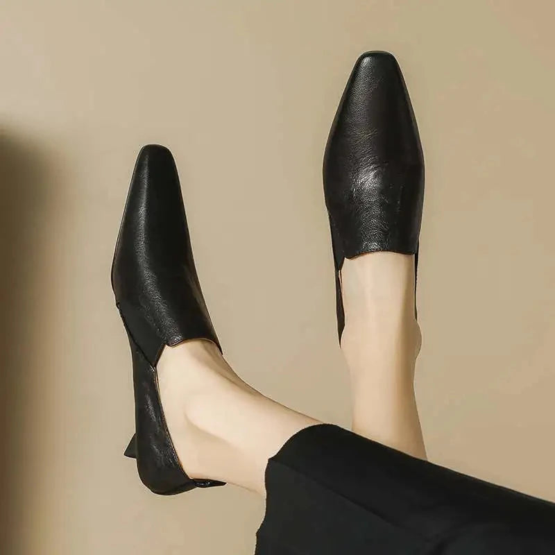 Rico נעלי עקב בעיצוב צרפתי ועקב דק