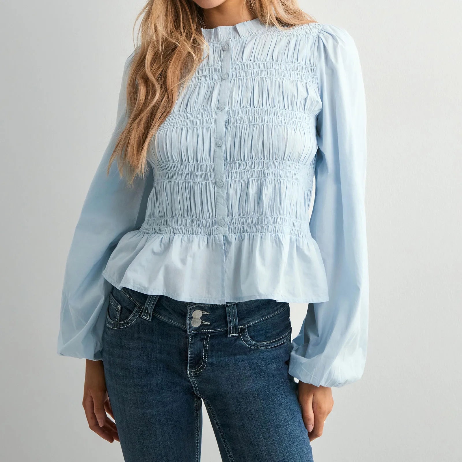 Ernest חולצת ראפלס מחמיאה אלגנטית