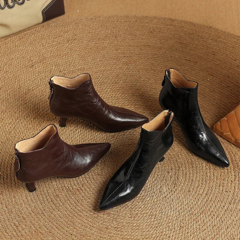 Awais מגפוני עקב מחודדים בעיצוב וינטג’