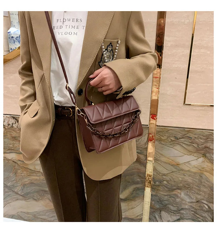 Blake תיק בשילוב שרשרת