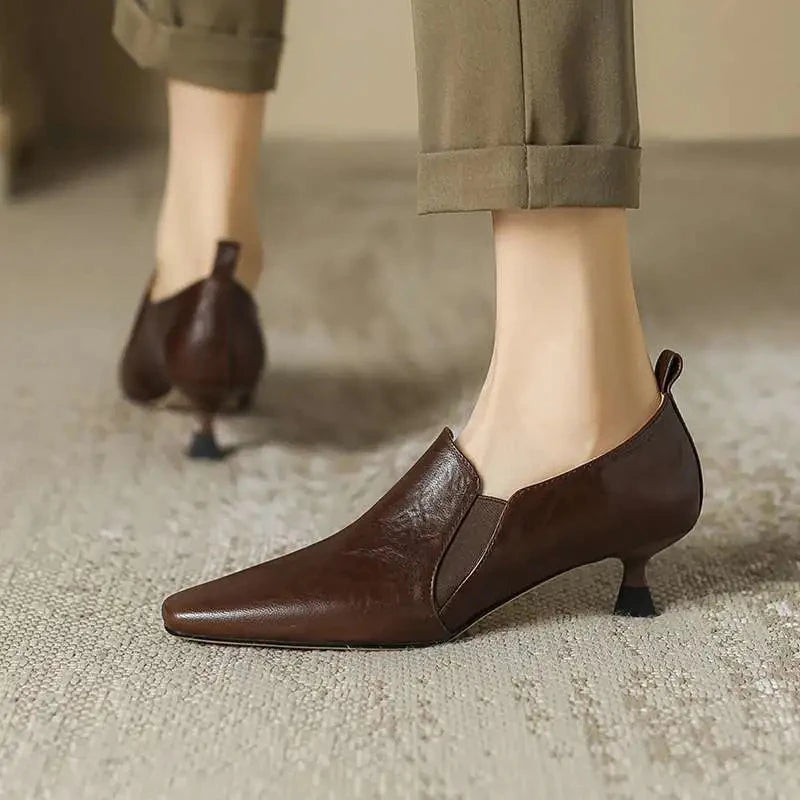 Rico נעלי עקב בעיצוב צרפתי ועקב דק