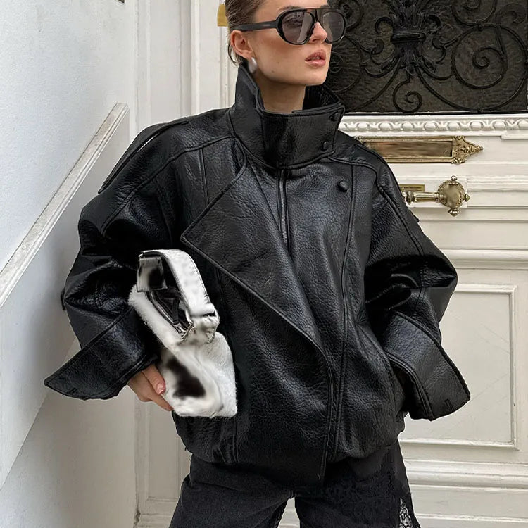 Adele ג׳קט דמוי עור אוברסייז עם צווארון גבוה