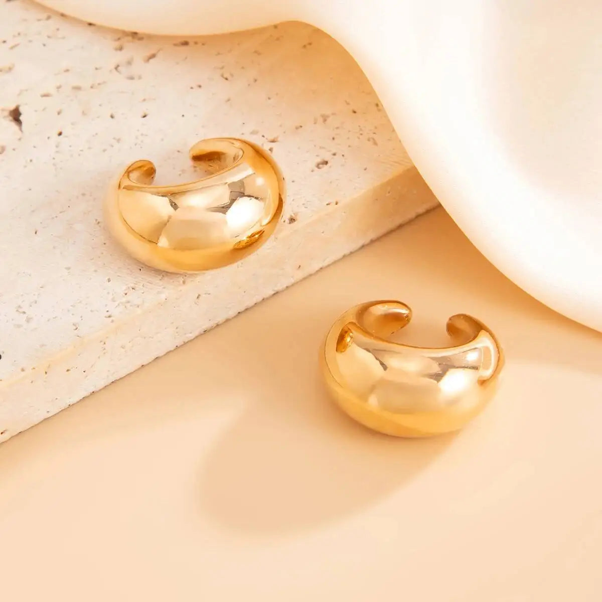 Julia עגיל קליפ בצורת טיפה