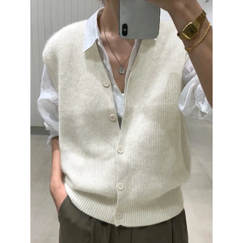 Briony וסט סרוג עם כפתורים