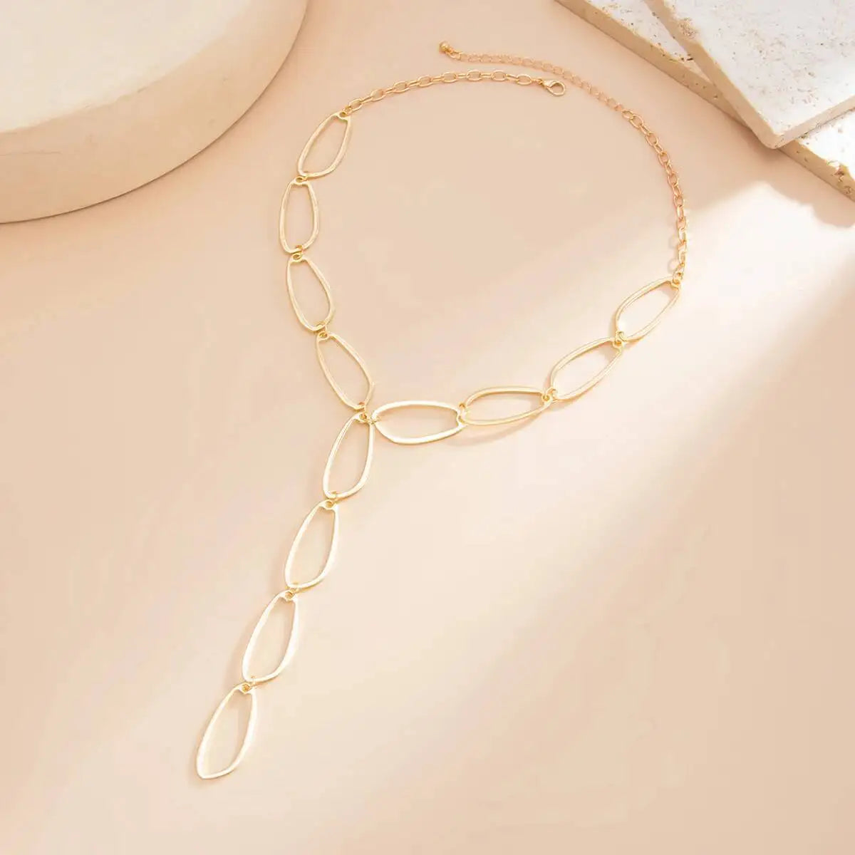 Valora שרשרת חוליות גיאומטריות בצורת Y