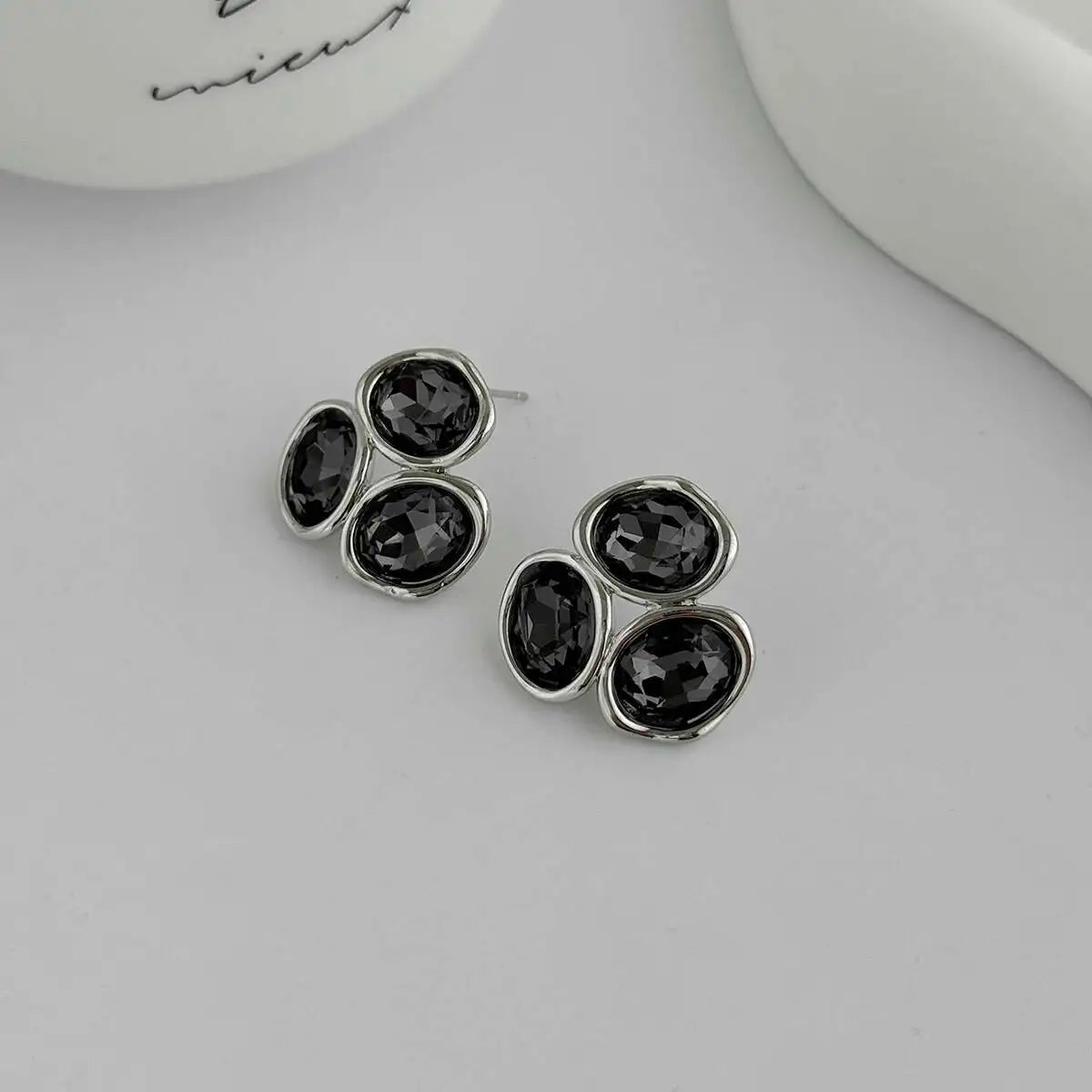 Averra עגילי קריסטל משולשים