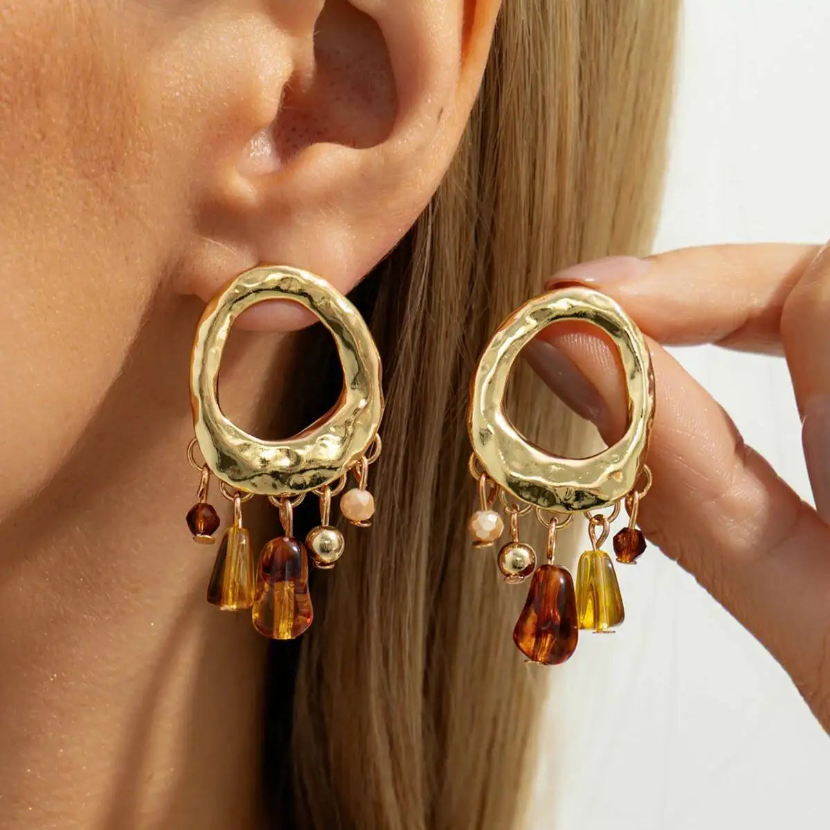 Aurelle עגילי טסל בגוון אמבר