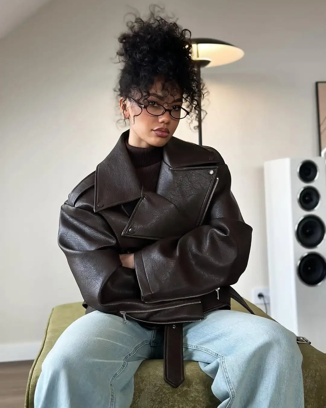 Arun ג׳קט דמוי עור קצר עם רוכסן וצווארון רחב