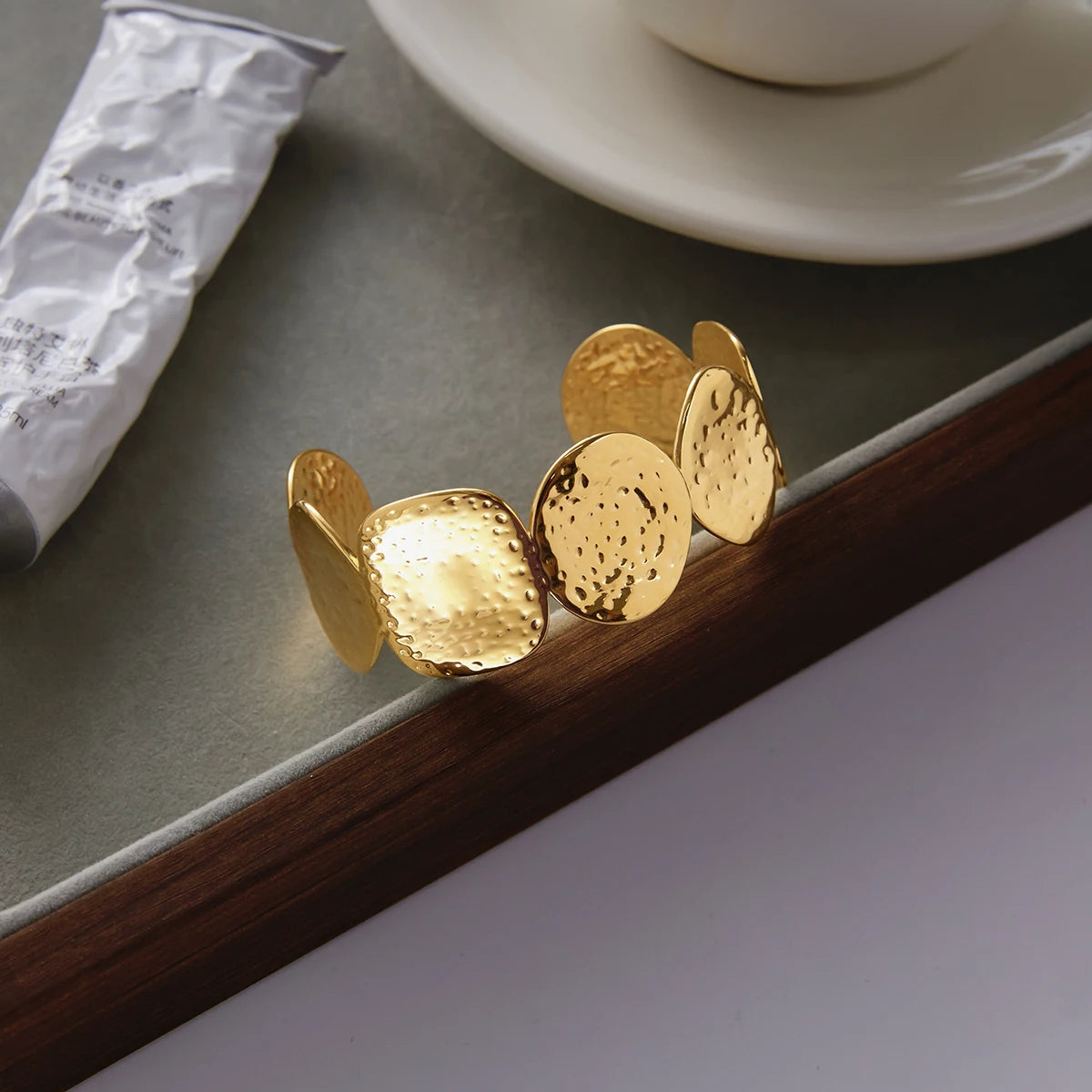 Lawson צמיד זהב רחב במראה פטיש