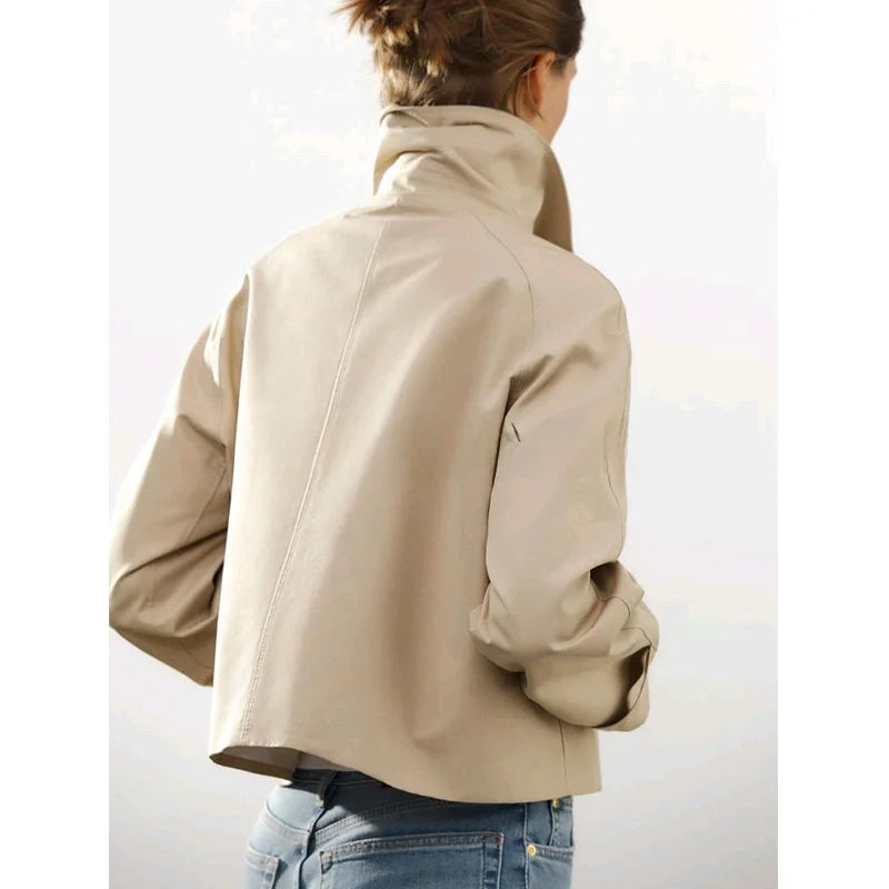 Cline ג׳קט קצר בגזרה ישרה עם כפתורים וצווארון גבוה