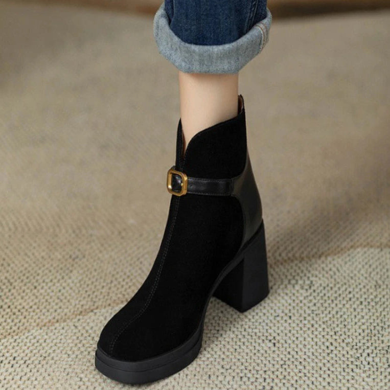 Jodie מגפי זמש עם אבזם ועקב עבה