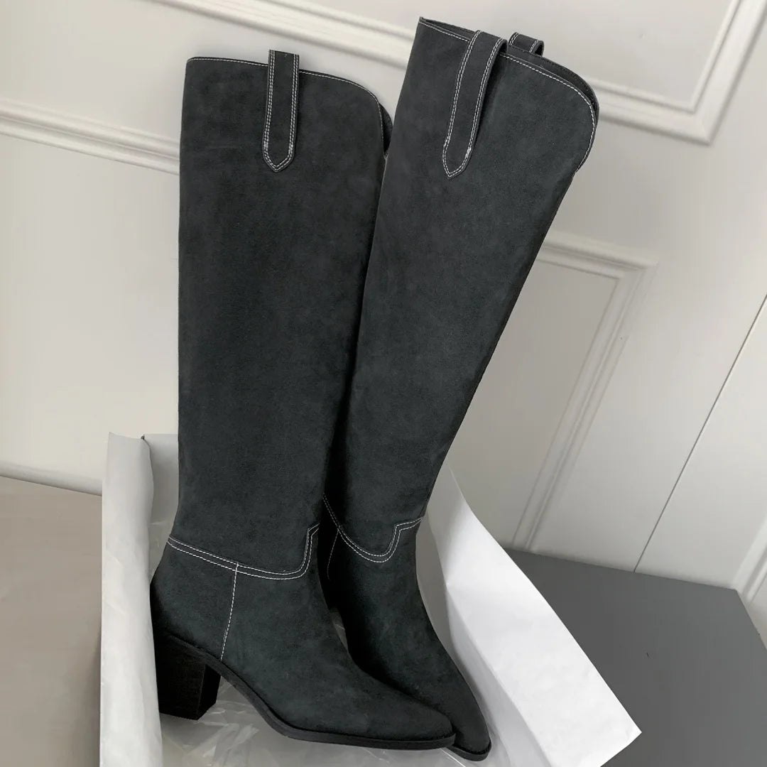 Slater מגפי ברך זמש אלגנטיים עם עקב