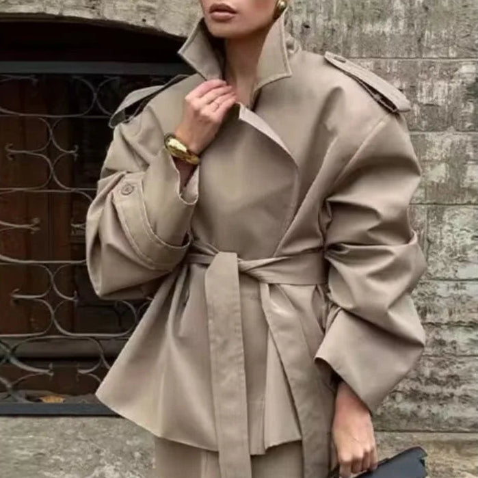 Celine מעיל טרנץ קצר עם חגורה