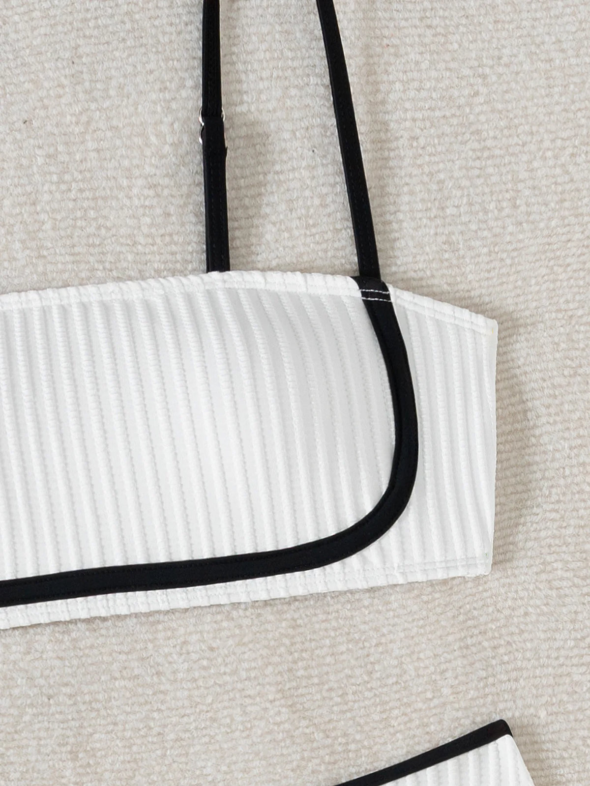 Lorcan בגד ים ביקיני בגזרה גבוהה