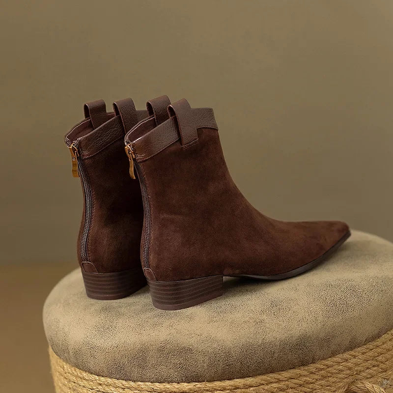 Cara מגפונים בעיצוב אלגנטי וקלסי