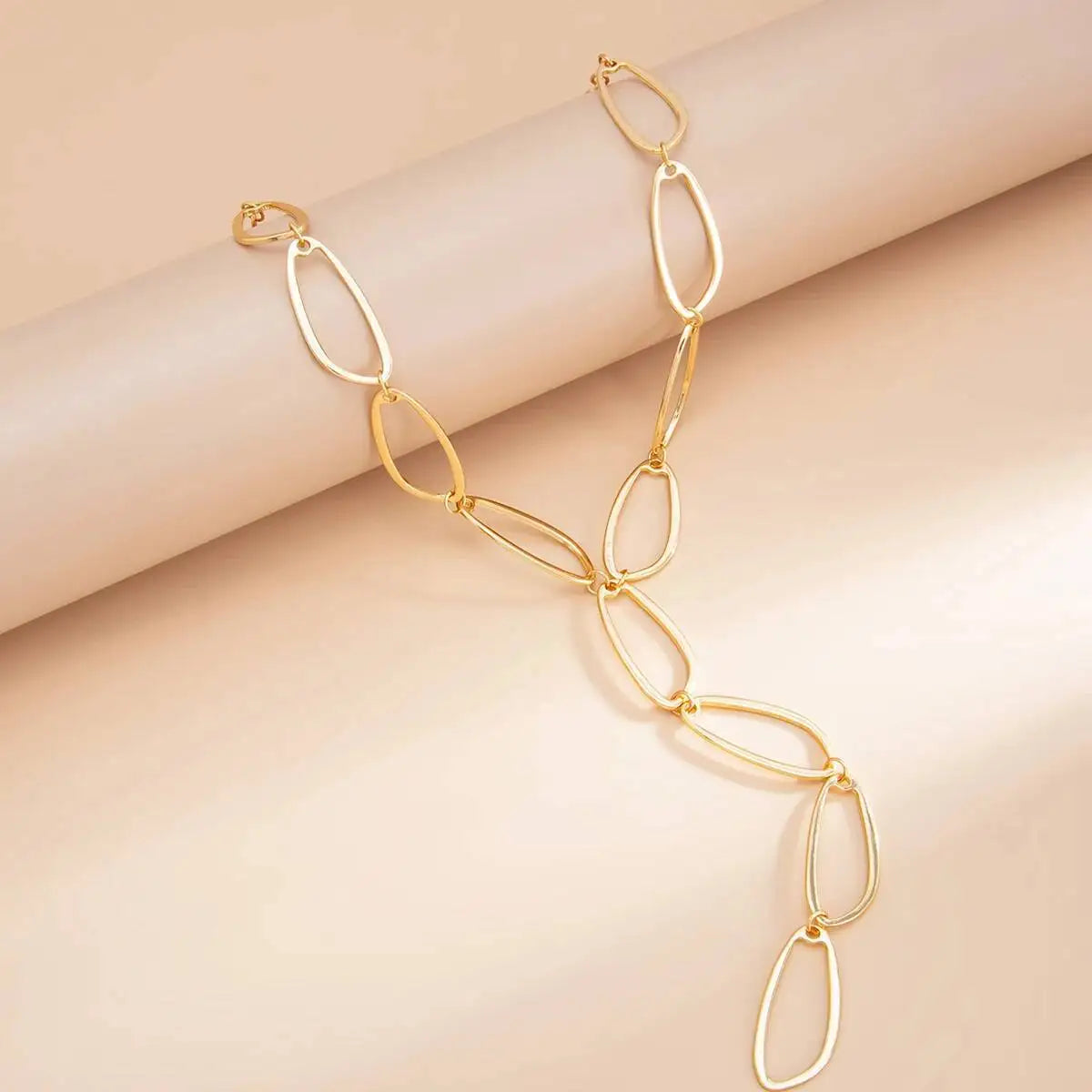 Valora שרשרת חוליות גיאומטריות בצורת Y