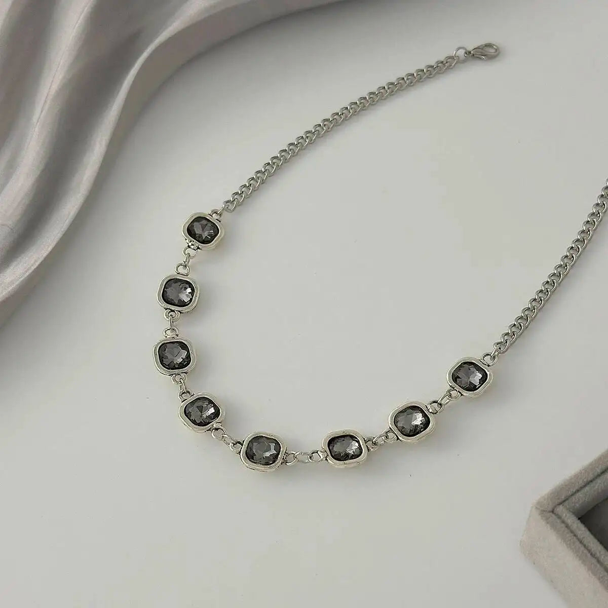 Viretta סט תכשיטי קריסטל מרובע