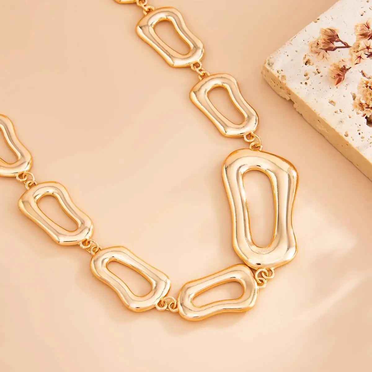 Dillan סט תכשיטים גאומטרי זהב