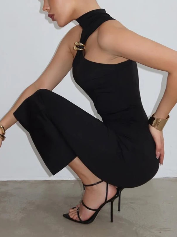 Annika שמלת ערב שחורה עם קישוט מתכת