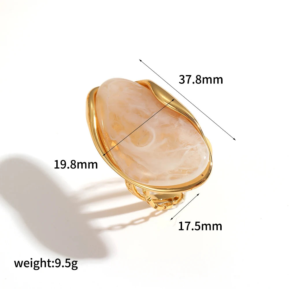 Clyde טבעת גיאומטרית מוזהבת עם שרף