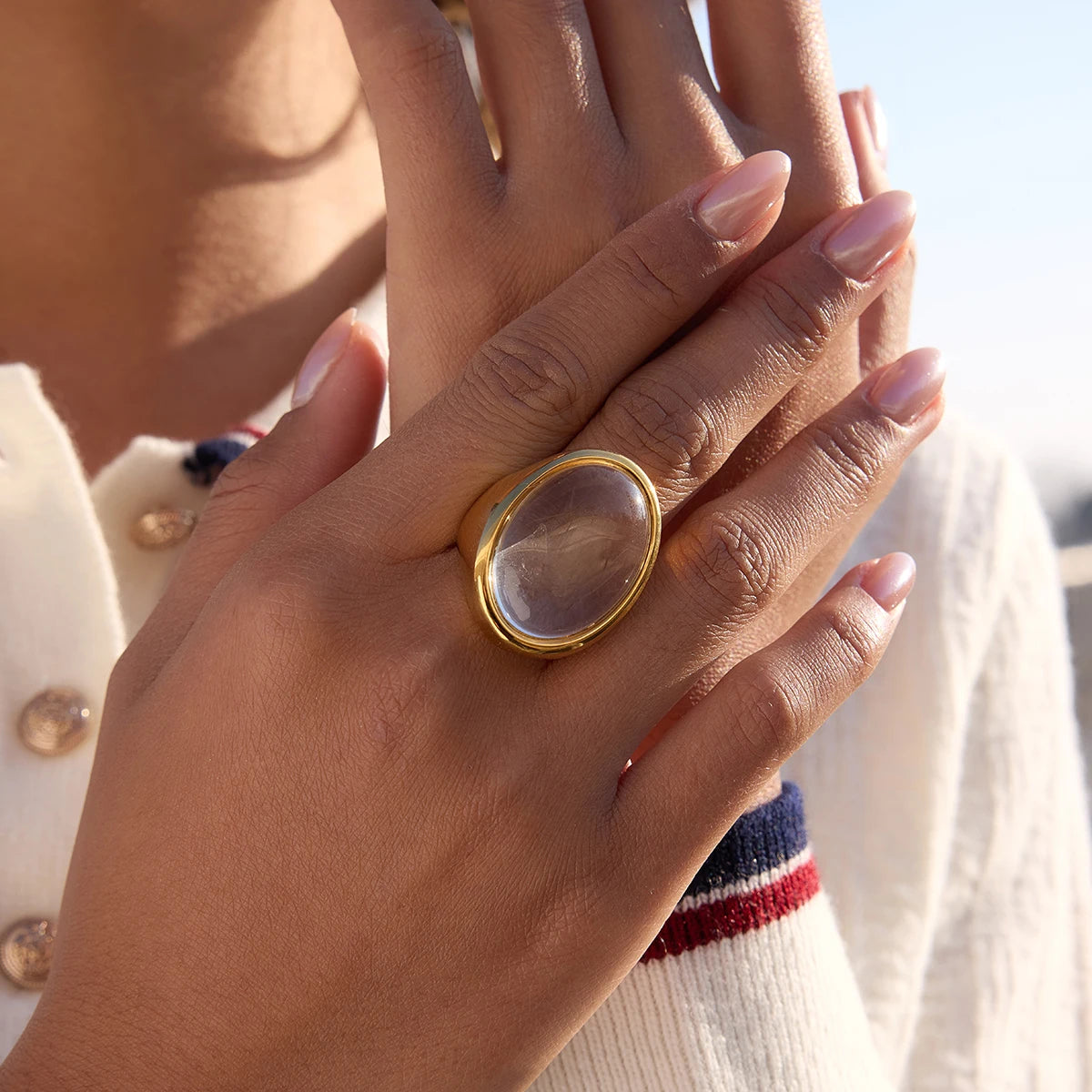 Lunara טבעת אובלית שקופה עם קריסטל