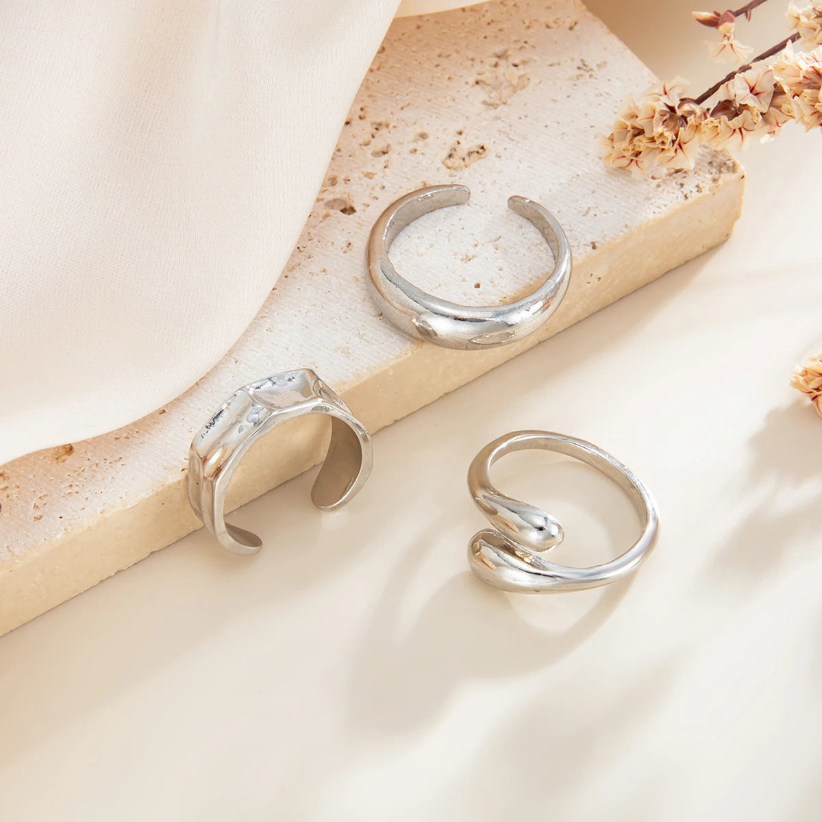 Lunara סט טבעות בעיצוב פיסולי