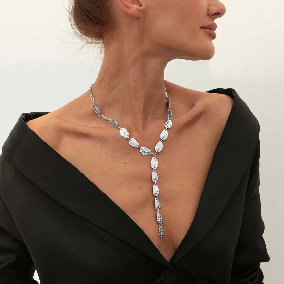 Bushra שרשרת וינטג&#39; בעיצוב אי-סימטרי