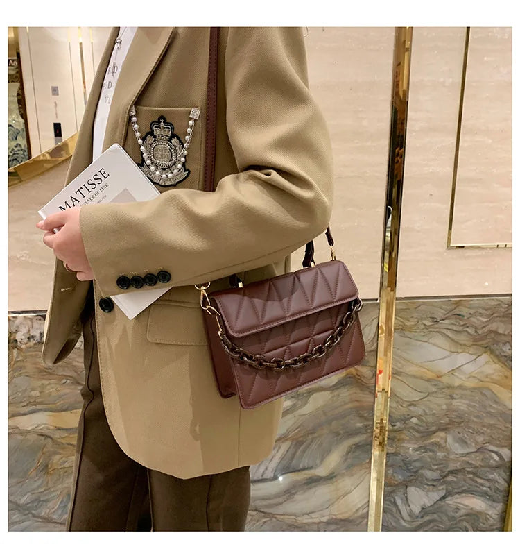 Blake תיק בשילוב שרשרת