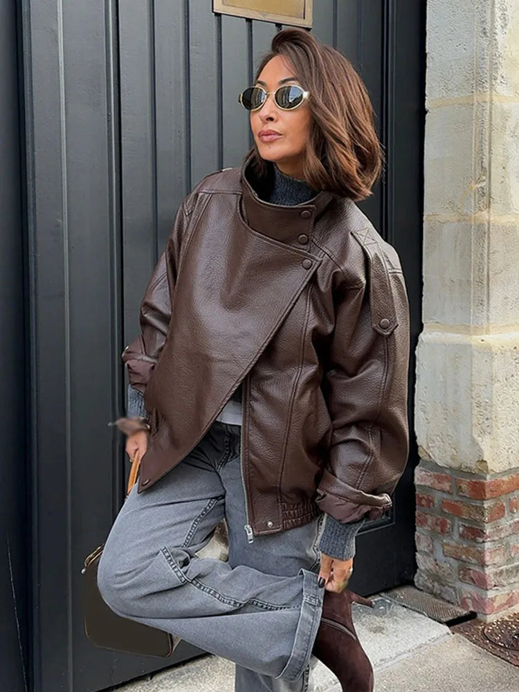 Adele ג׳קט דמוי עור אוברסייז עם צווארון גבוה