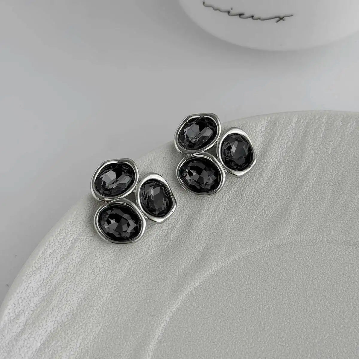 Averra עגילי קריסטל משולשים