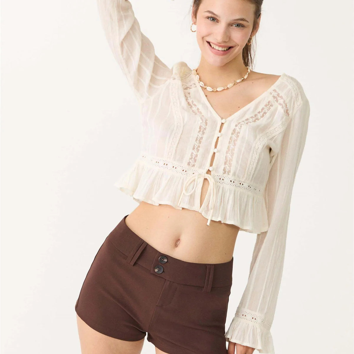 Myla חולצת תחרה קצרה עם כפתורים