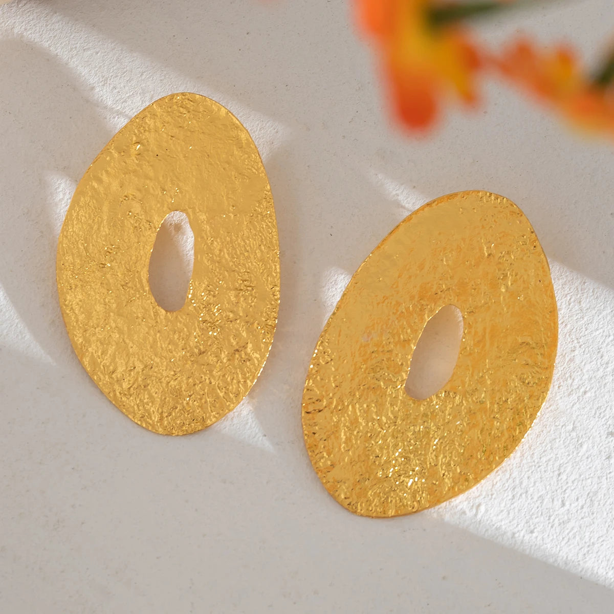 Dalton עגילי סטייטמנט אובליים