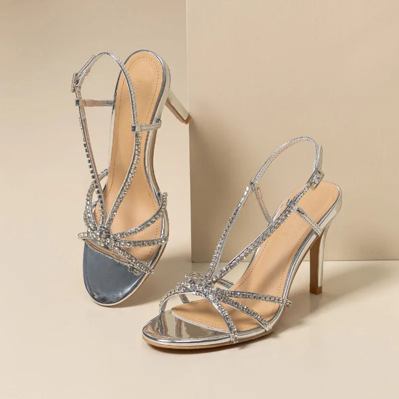 Deleon נעלי עקב נוצצות עם רצועות קריסטל