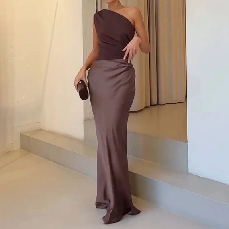 Erica שמלת מקסי סאטן אלגנטית