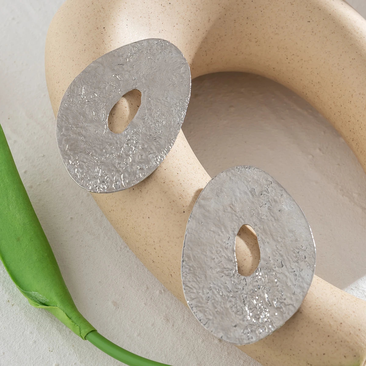 Dalton עגילי סטייטמנט אובליים