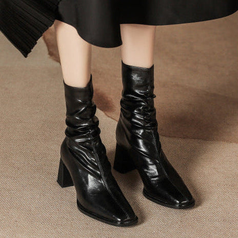 Gomez מגפי עקב אלגנטיים עם קפלים