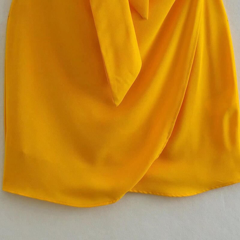 Moore שמלת מיני קאט אאוט