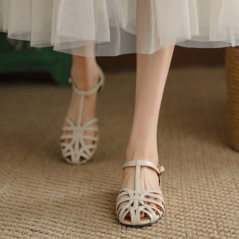 Verity סנדלים שטוחים עם רצועות Outlet