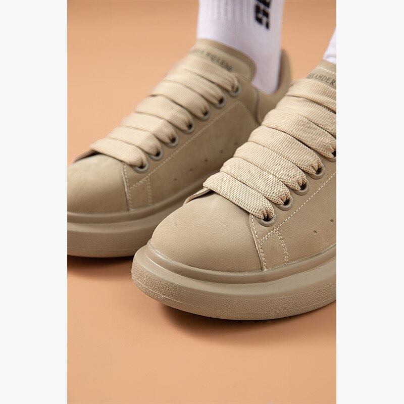 Zuma סניקרס פלטפורמה