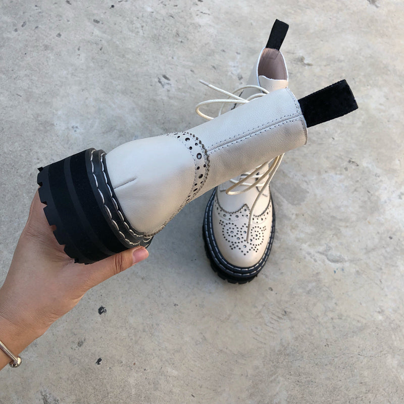 Jensen מגפי עור עם שרוכים